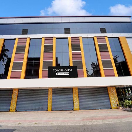 Super Townhouse Ernakulam North Hotell Kochi Eksteriør bilde