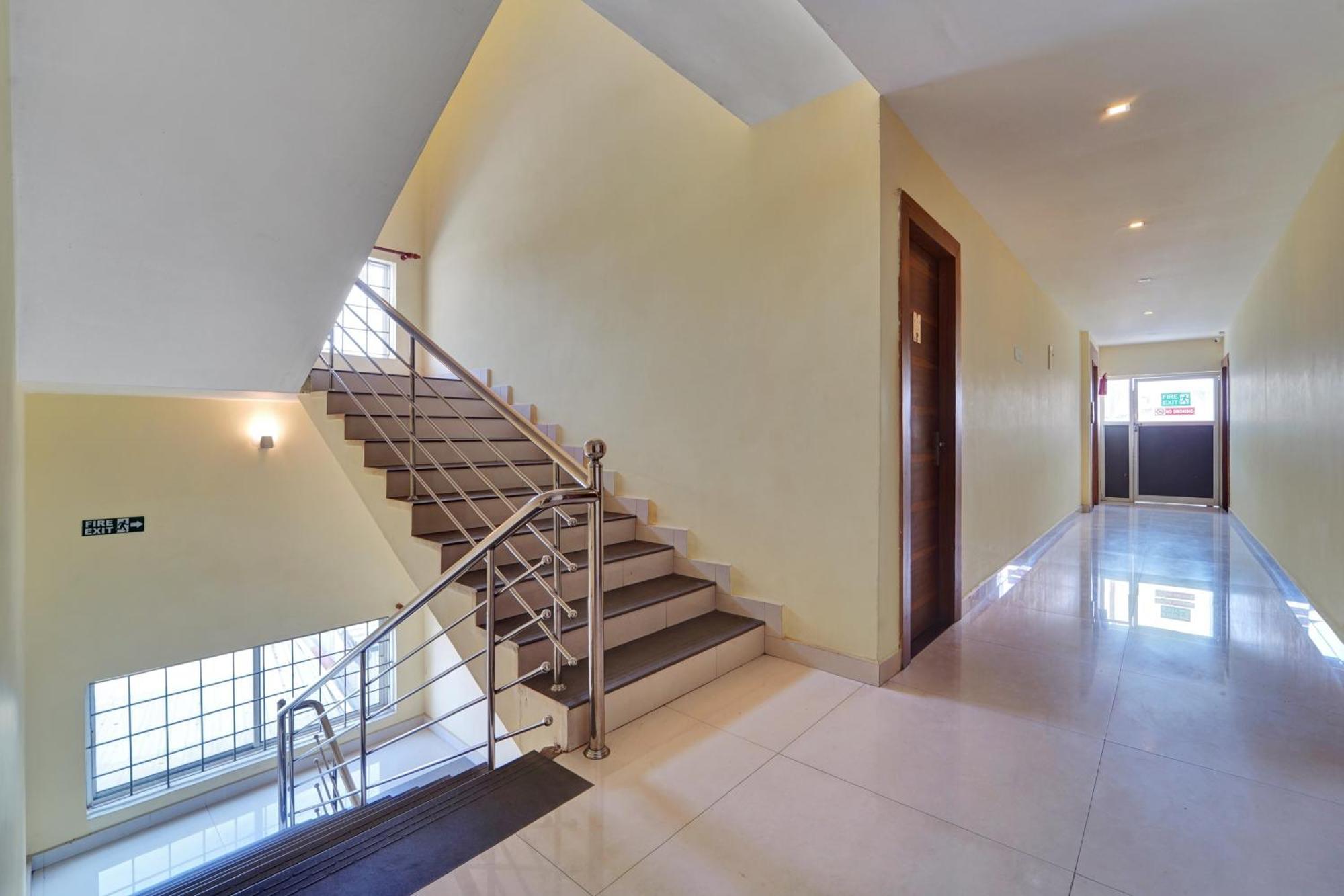 Super Townhouse Ernakulam North Hotell Kochi Eksteriør bilde