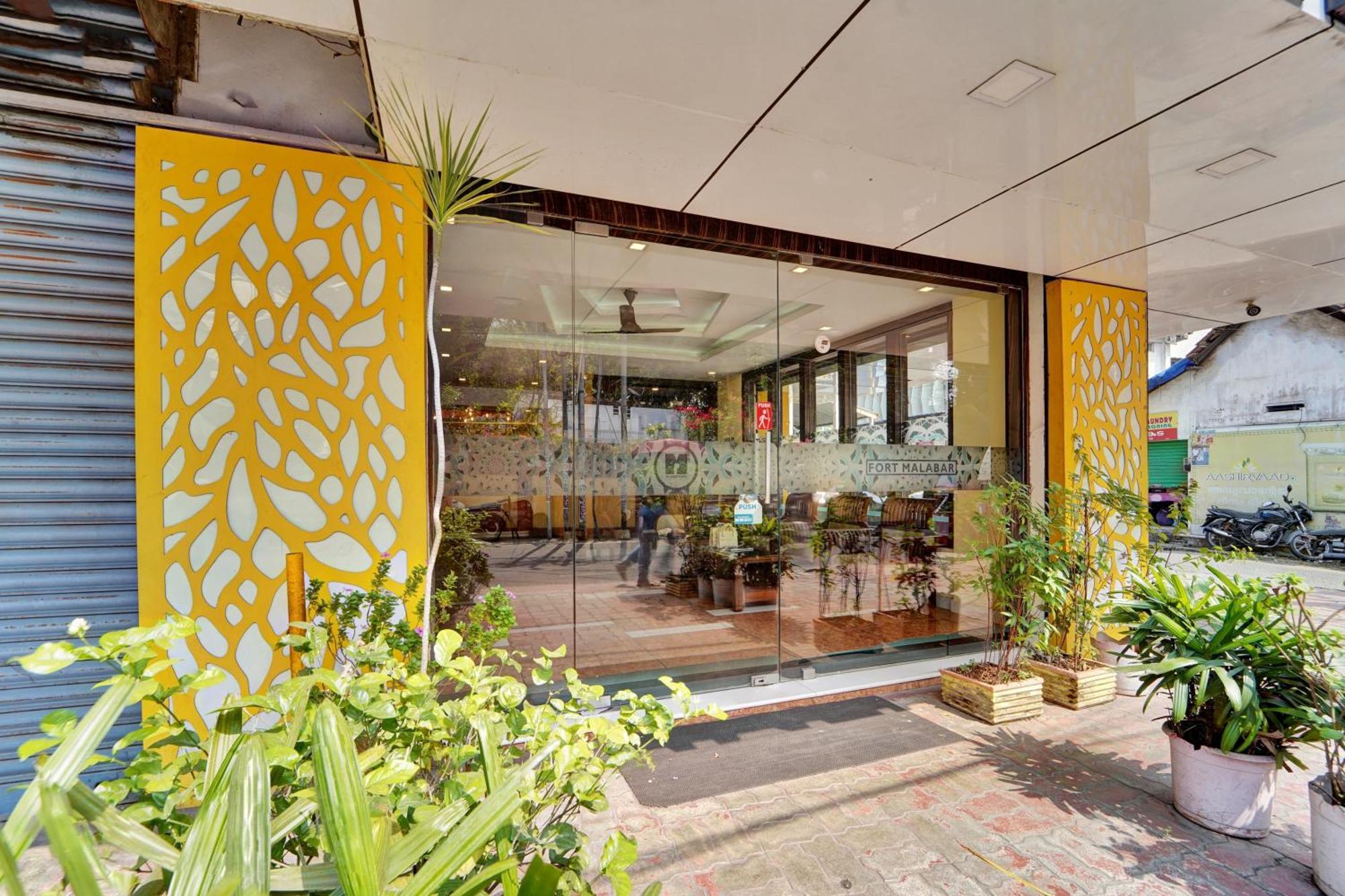 Super Townhouse Ernakulam North Hotell Kochi Eksteriør bilde