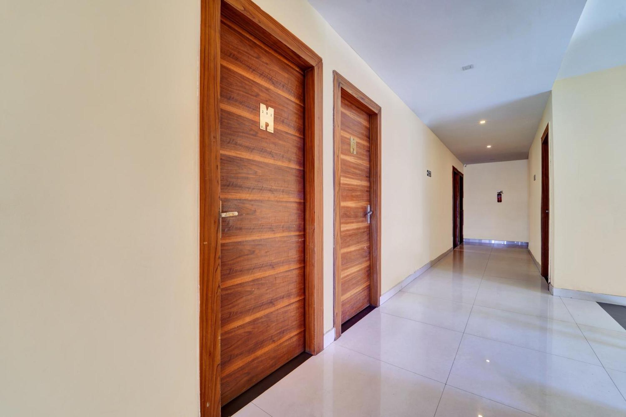 Super Townhouse Ernakulam North Hotell Kochi Eksteriør bilde