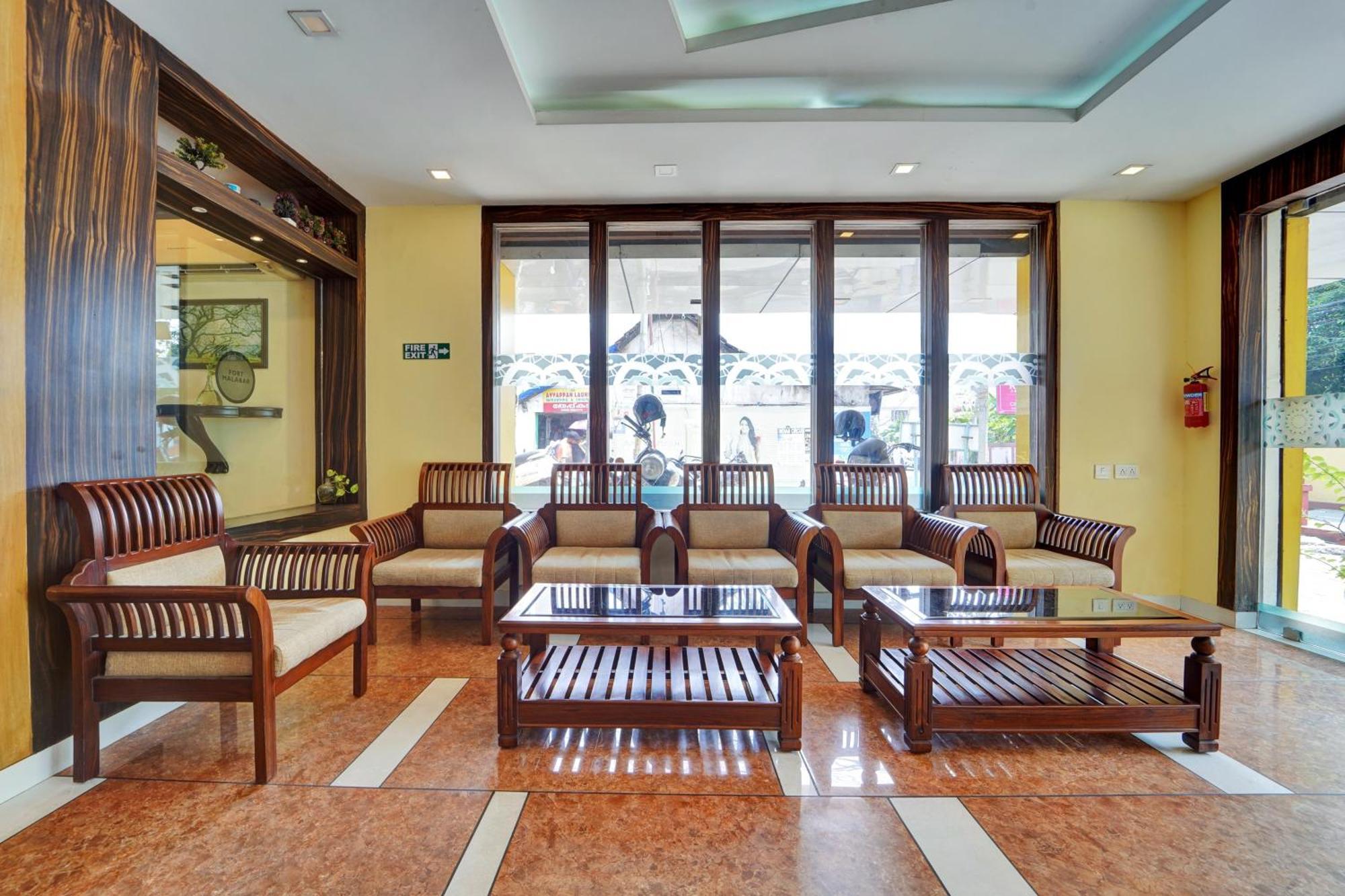 Super Townhouse Ernakulam North Hotell Kochi Eksteriør bilde