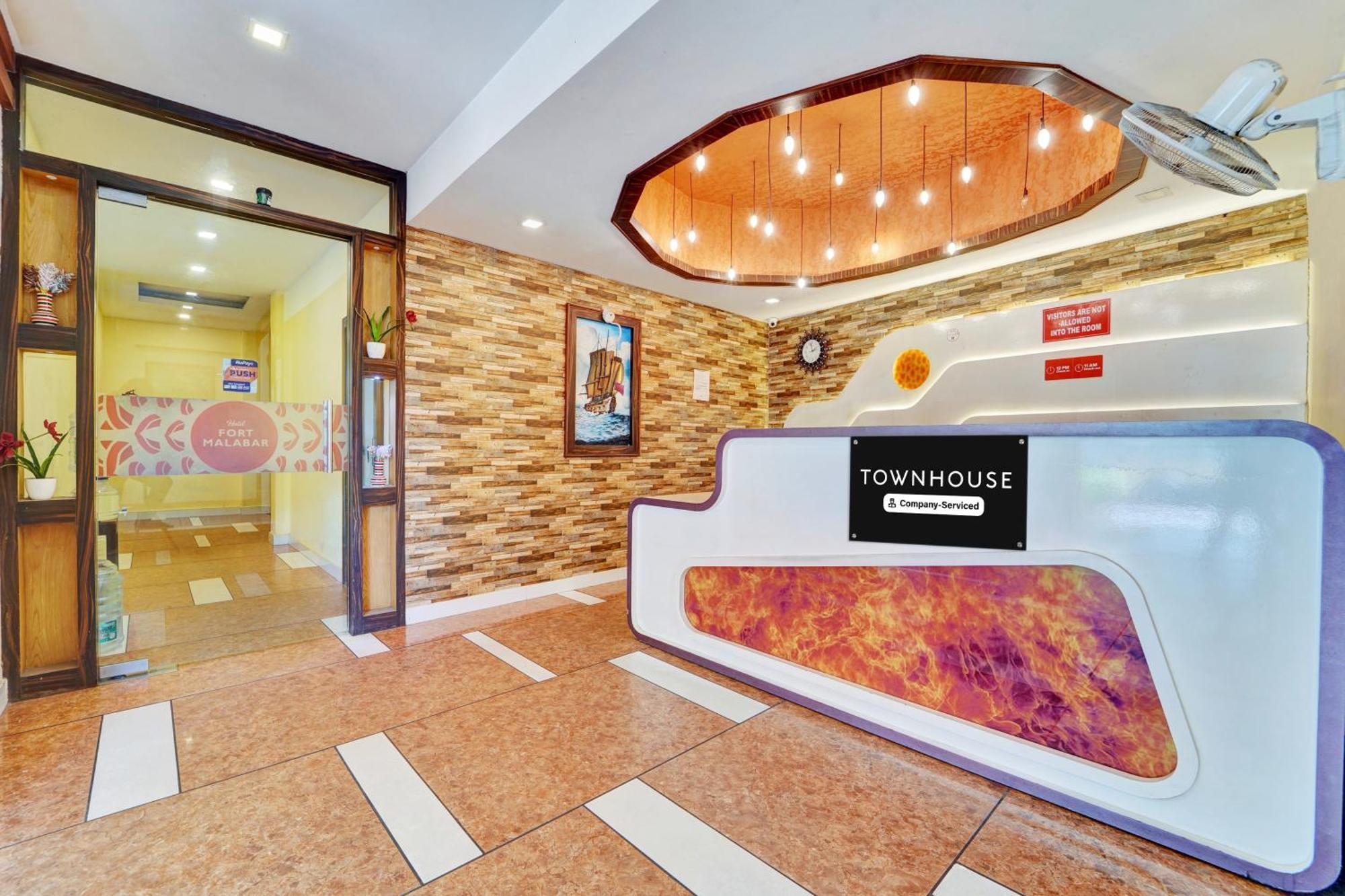 Super Townhouse Ernakulam North Hotell Kochi Eksteriør bilde